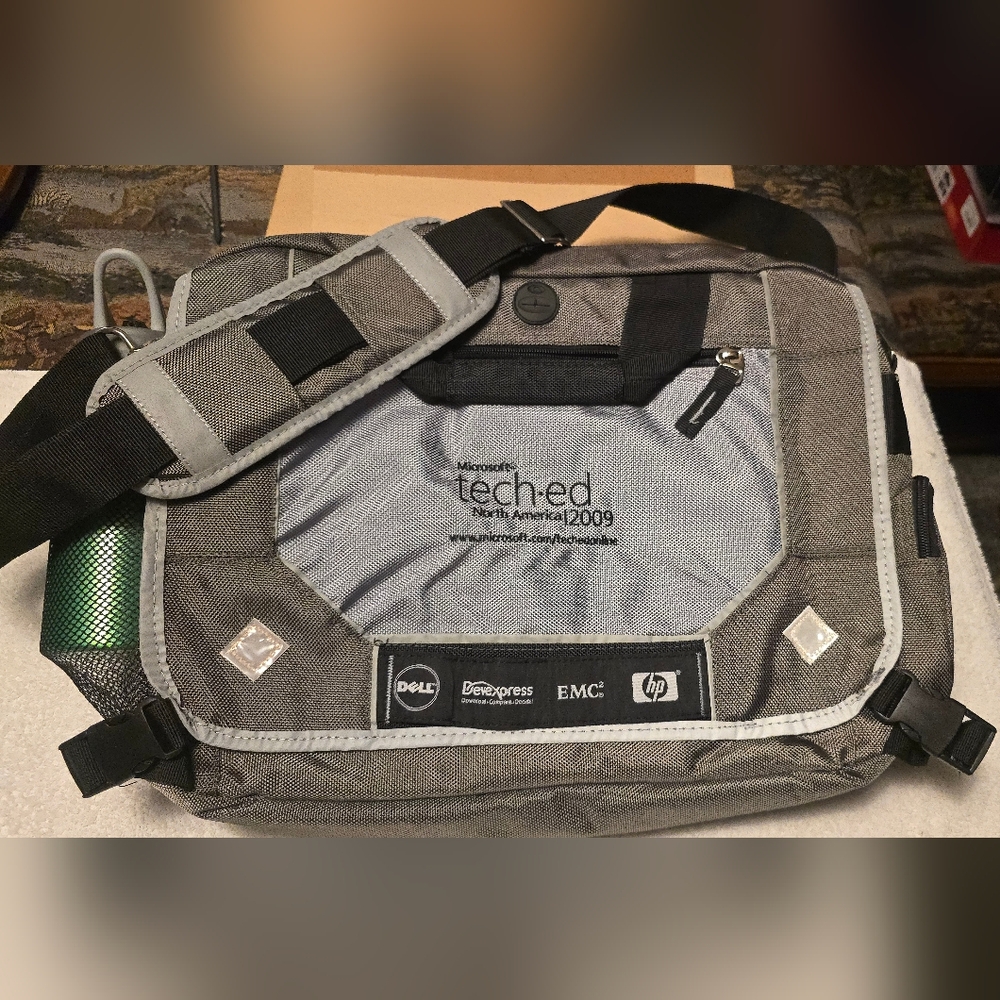 COLLECTORS! MICROSOFT Tech Ed 2009 Technology ITLaptop Messenger Bag Briefcase
